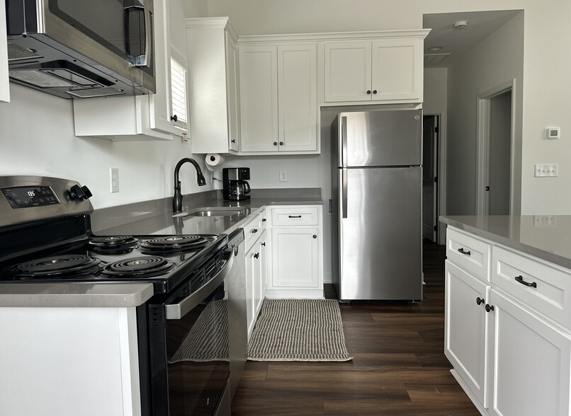 All New Stainless Appliances - 1595 Auburn St