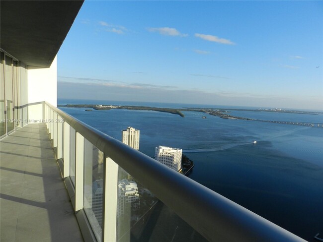 Primary Photo - 495 Brickell Ave