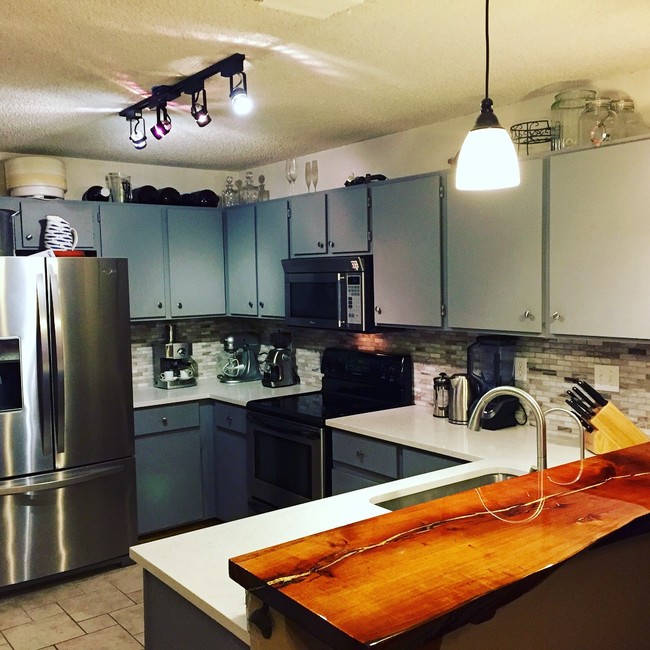 Updated kitchen - 14417 Tiffer Ln