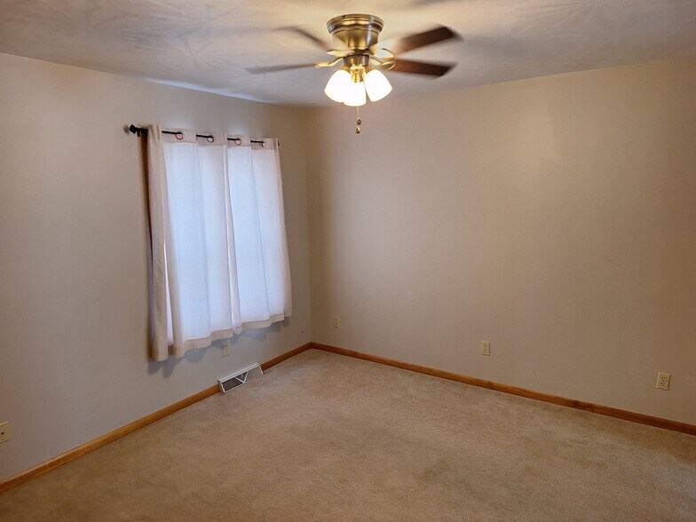 Living Room - 220 Central Ave