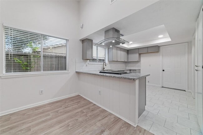 Building Photo - 9910 Kent Towne Ln