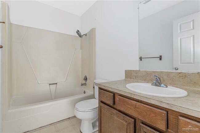 Building Photo - 21 E Samano St