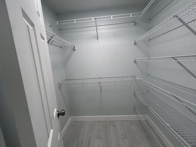 Building Photo - 2312 W Birch St