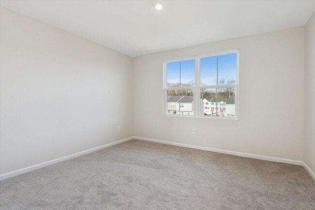 Building Photo - Brand-New Ryan Homes End Unit Townhome – Be the First to Move In!