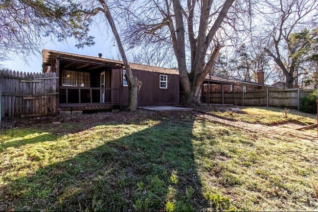 Building Photo - Well maintained 3 bedroom 2 bath home in Noble for rent