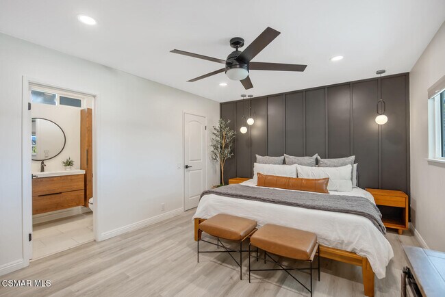 Building Photo - 1449 Norwich Ave