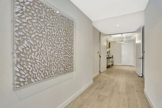 Building Photo - 1116 N Ocean Blvd