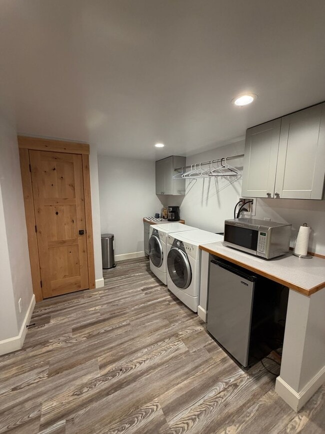 Building Photo - 4 Bedroom Unfurnished Home in Columbia Falls