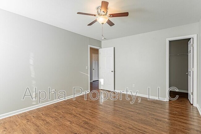 Building Photo - 204 Pope Ln