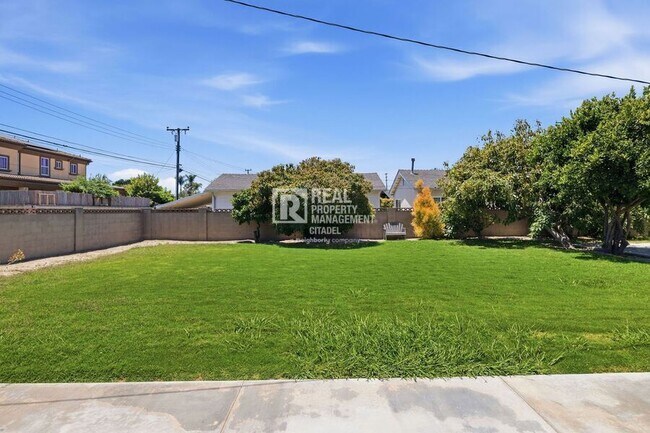 Building Photo - 5082 Edinger Ave