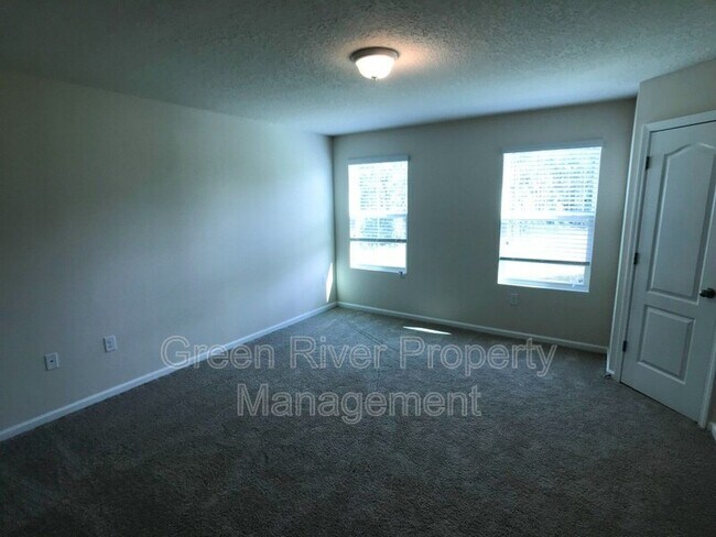 Building Photo - 617 Servia Dr