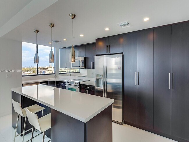 Building Photo - 1330 West Ave