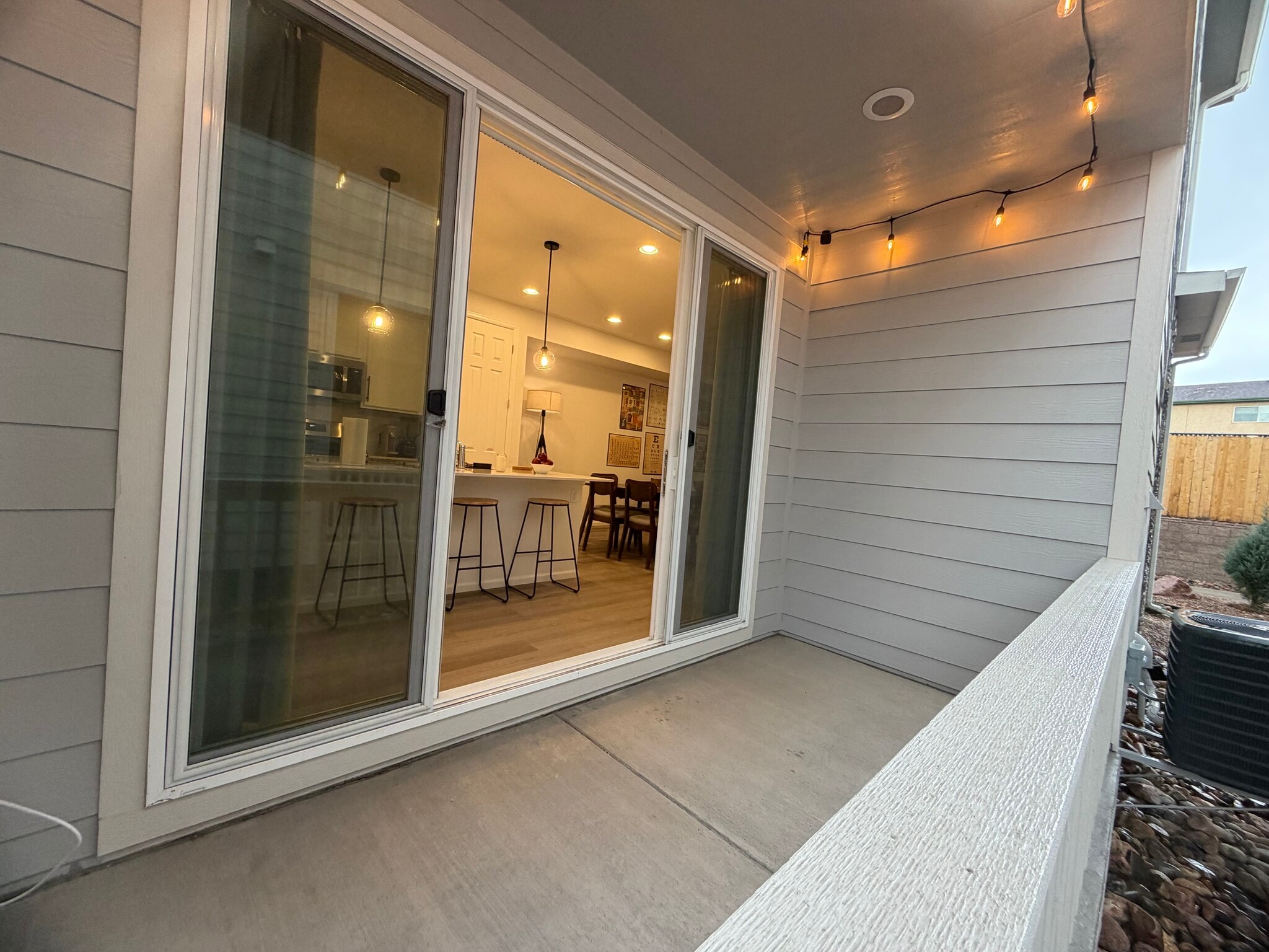 Patio - 2434 Vanhoutte Vw