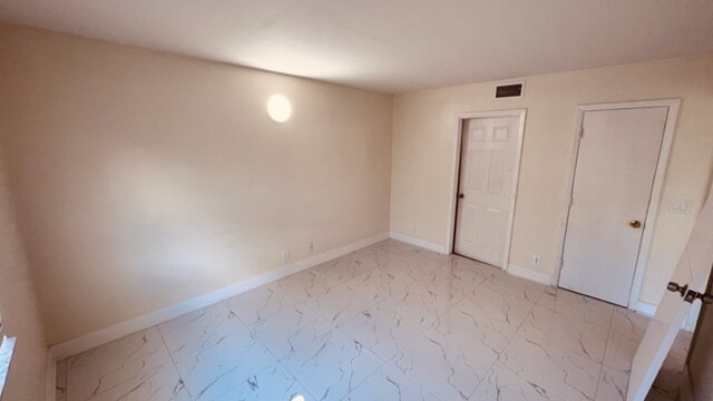 Building Photo - 4875 Lake Arjaro Dr