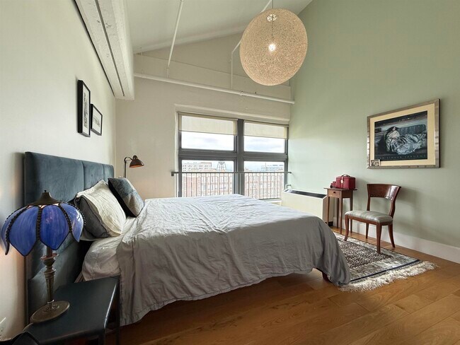 Building Photo - 50 DEY St