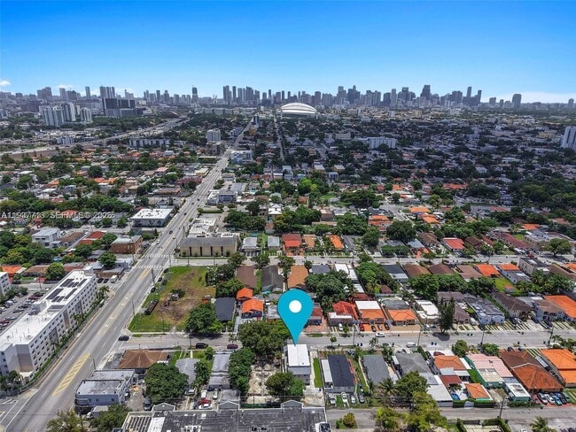 Building Photo - 600 NW 25th Ct