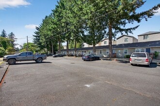 Building Photo - Brentwood-Darlington 2BD|1BA Apartment