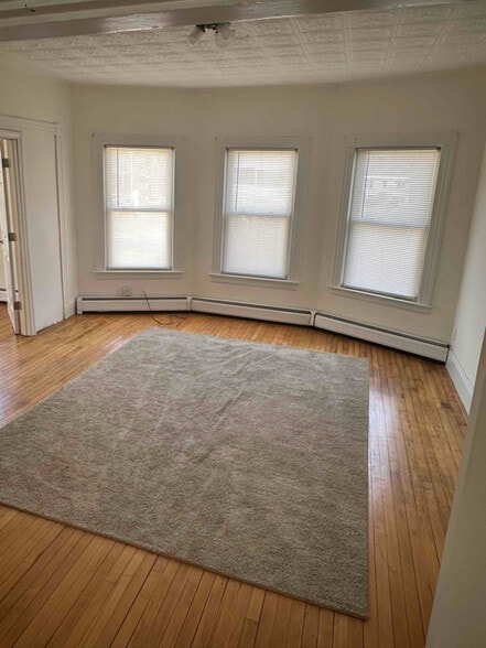 Building Photo - 8 Arch Ave