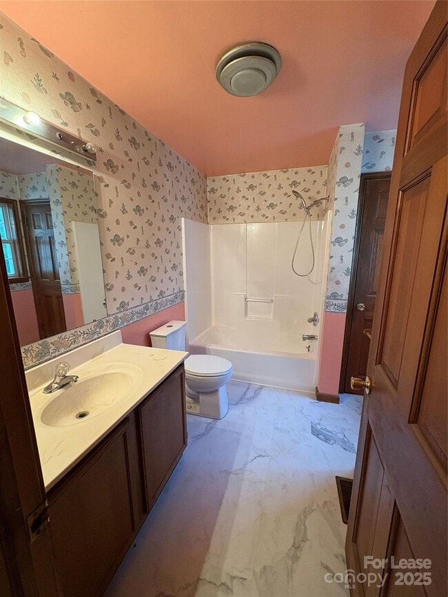 Building Photo - 7200 Strawberry Ln