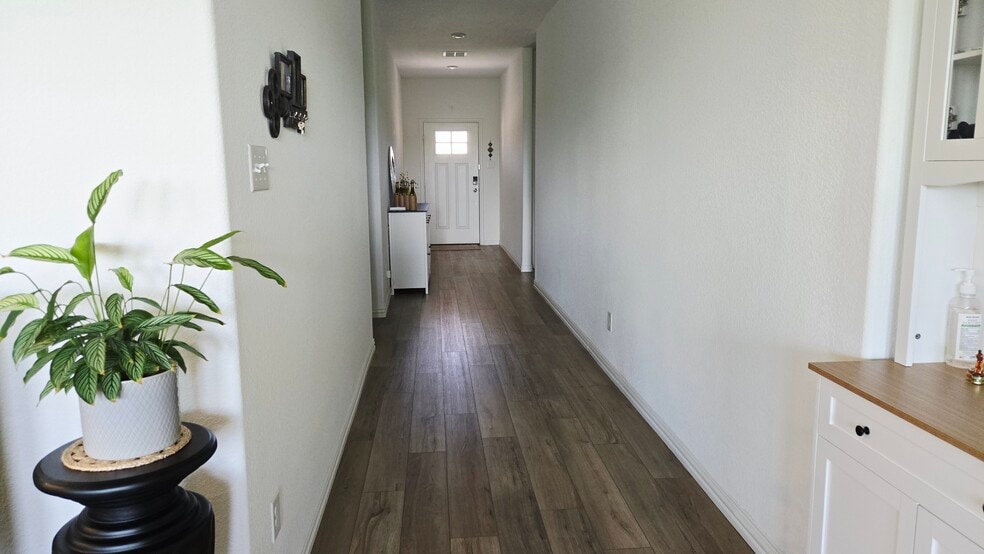 Building Photo - 3321 Kingsdown Dr