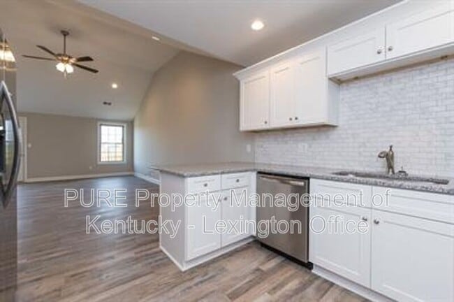 Building Photo - 727 Leeward Ct