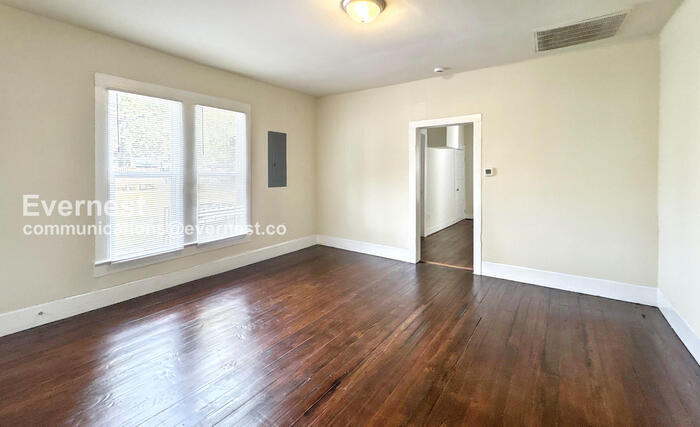 Building Photo - 1629 Alemeda Ave SW