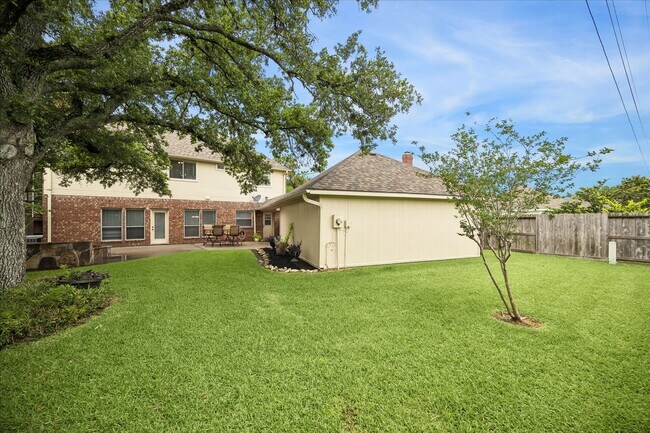 Building Photo - 16715 Colony Terrace Dr