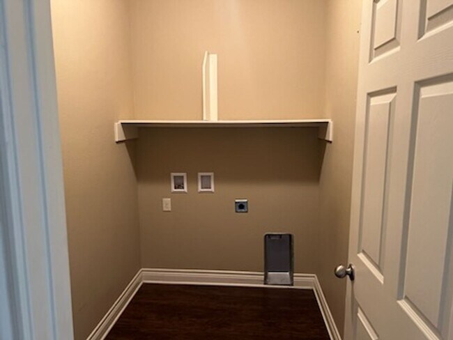 Building Photo - 3940 Mobley Cir