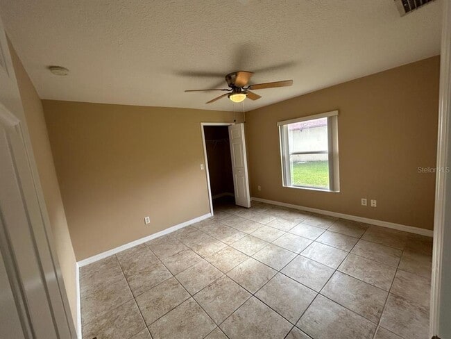 Building Photo - 129 Brittany Ln