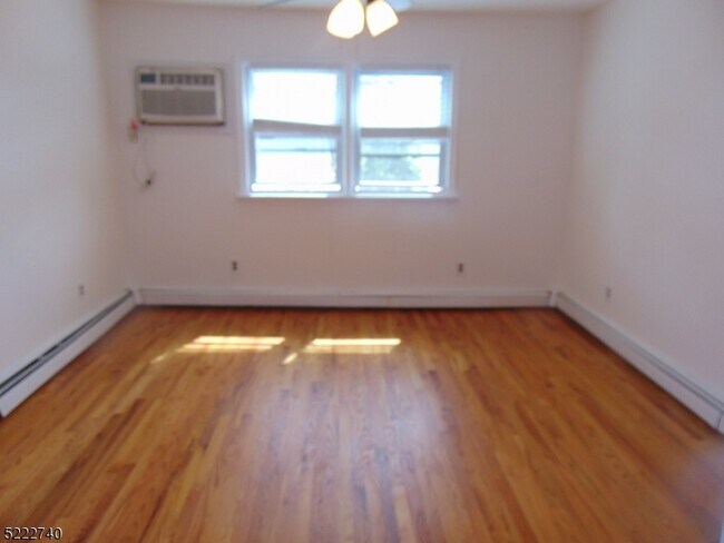 Building Photo - 112 Floyd Ave