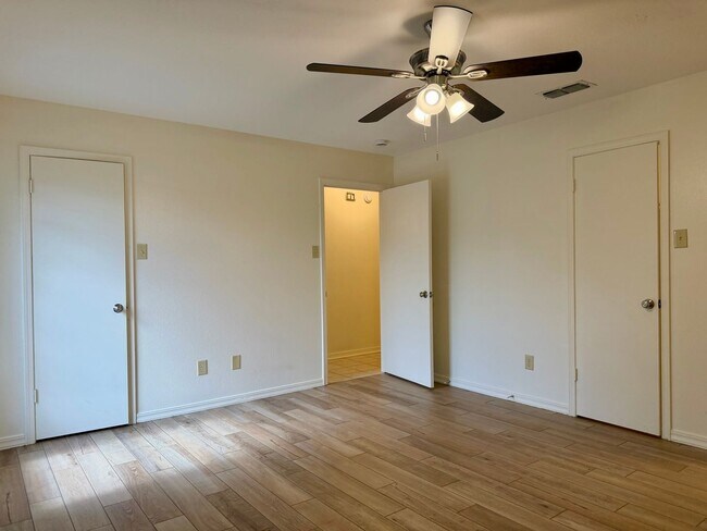 Building Photo - 402 Fawn Trail