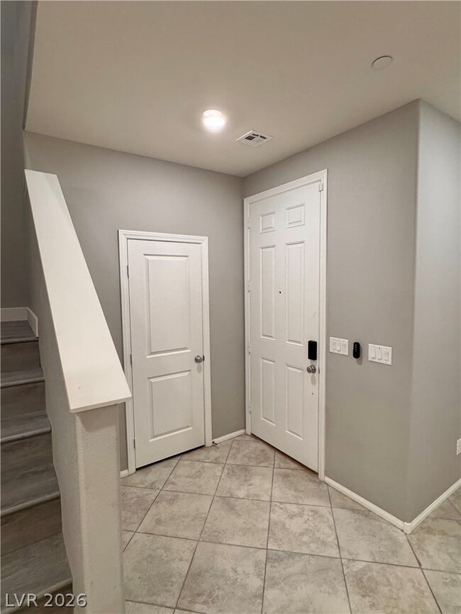 Building Photo - 2848 Alenga St