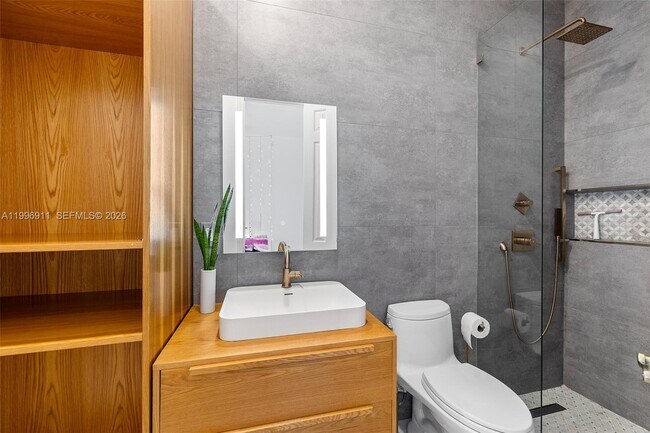 Building Photo - 3870 E Hibiscus St