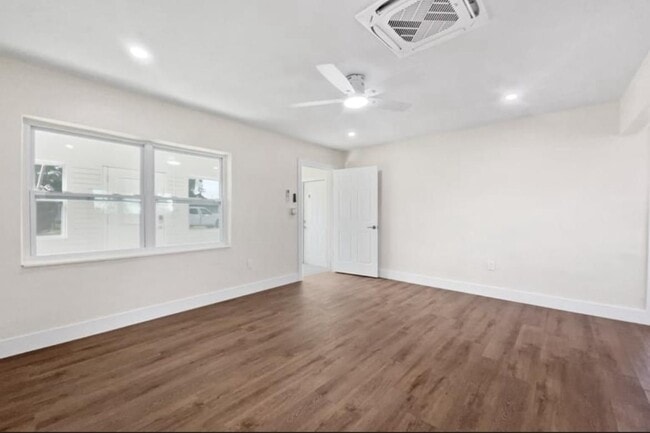 Building Photo - 2421 NW 152nd St