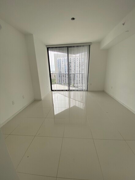 Building Photo - 5300 Paseo Blvd