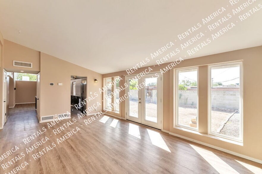 Building Photo - 1311 W Wheatridge Dr