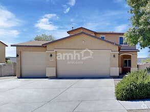 Building Photo - 1115 W Calle Puesta del Sol
