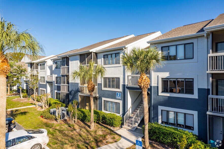 Primary Photo - Estates at Countryside