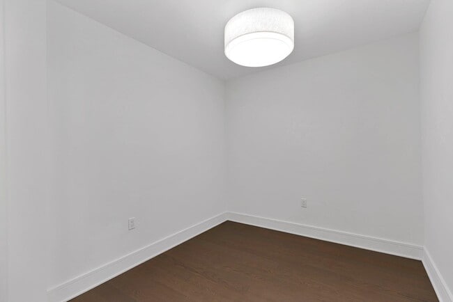 Building Photo - 9 Ave At Port Imperial