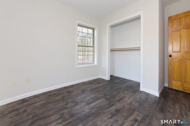 Building Photo - 81 Middletown Ave