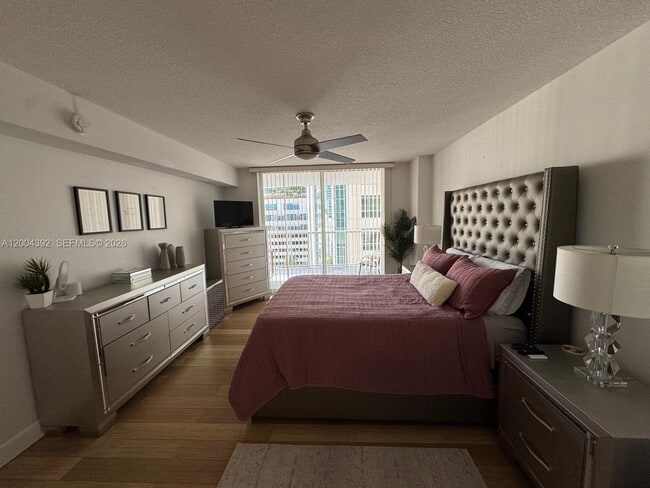 Building Photo - 1200 Brickell Bay Dr