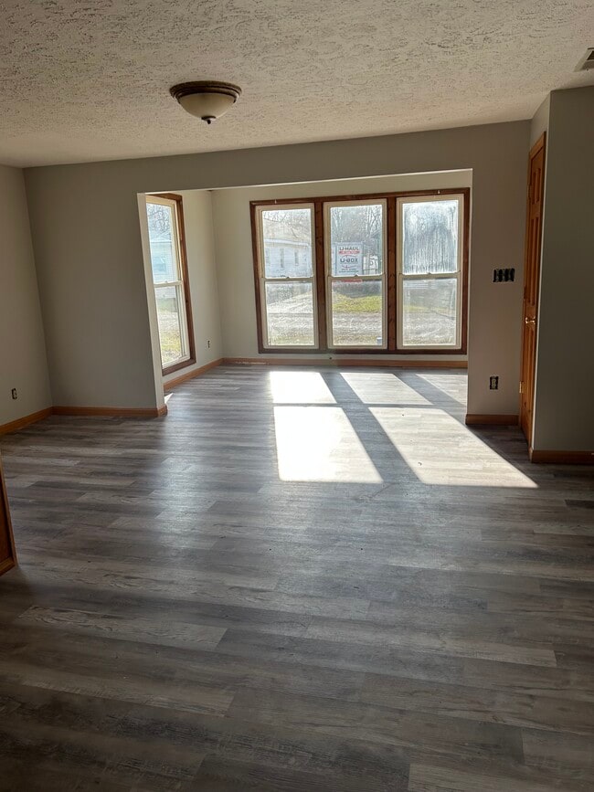 Building Photo - 2339 Berdel St SE