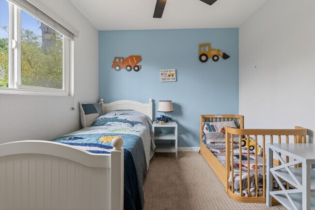 Building Photo - 976 Di Marino St