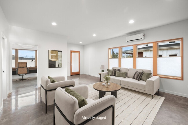 Building Photo - 2038 NE Morgan St