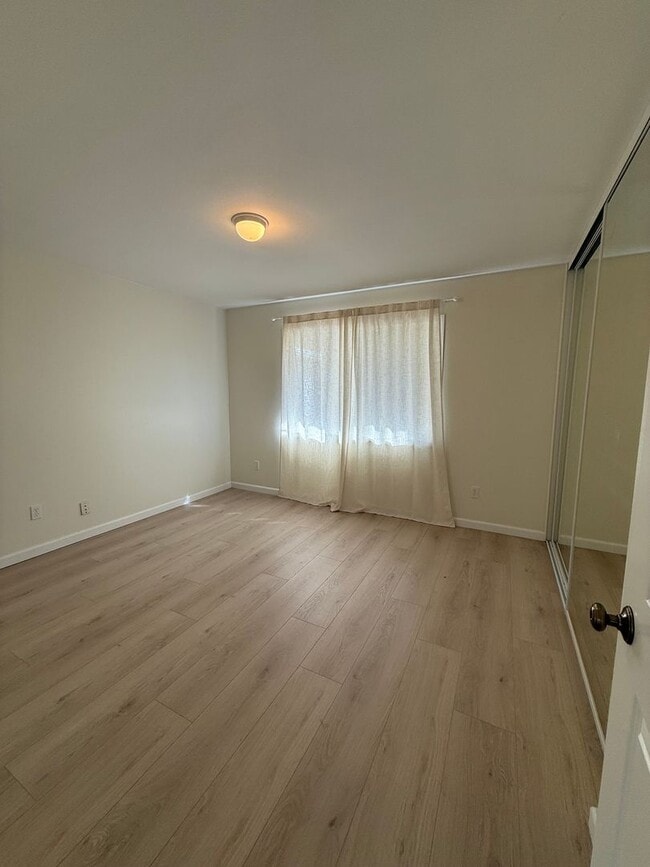 Building Photo - Remodeled - 3 bed, 2 bath single story home in Thousand Oaks