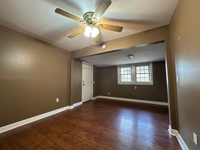 Building Photo - 3 Bdrm/1 Bath Brick Home  Kingsport TN