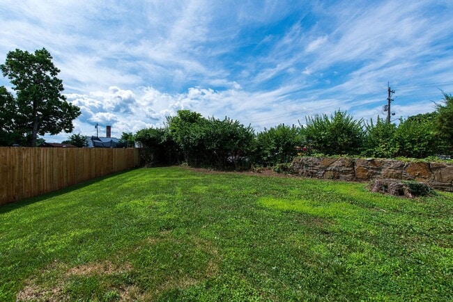 Building Photo - WESTWOOD-4 BEDROOM 2 BATH WITH OPEN FLOOR ...