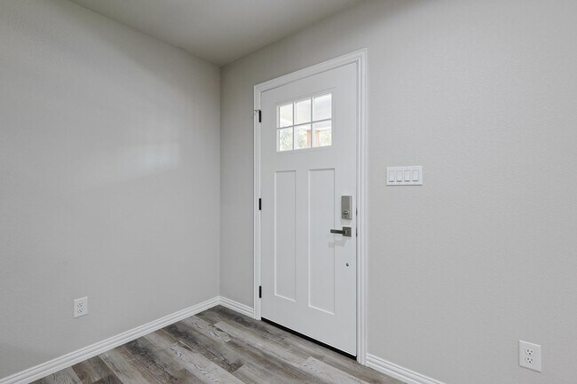 Building Photo - 5822 Grayson St