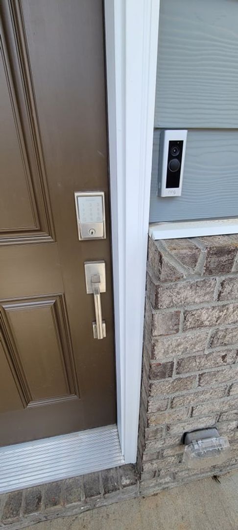 Building Photo - Brand New Townhome!