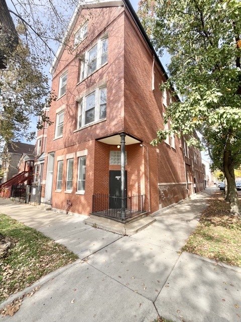 Primary Photo - 2700 W 23rd St